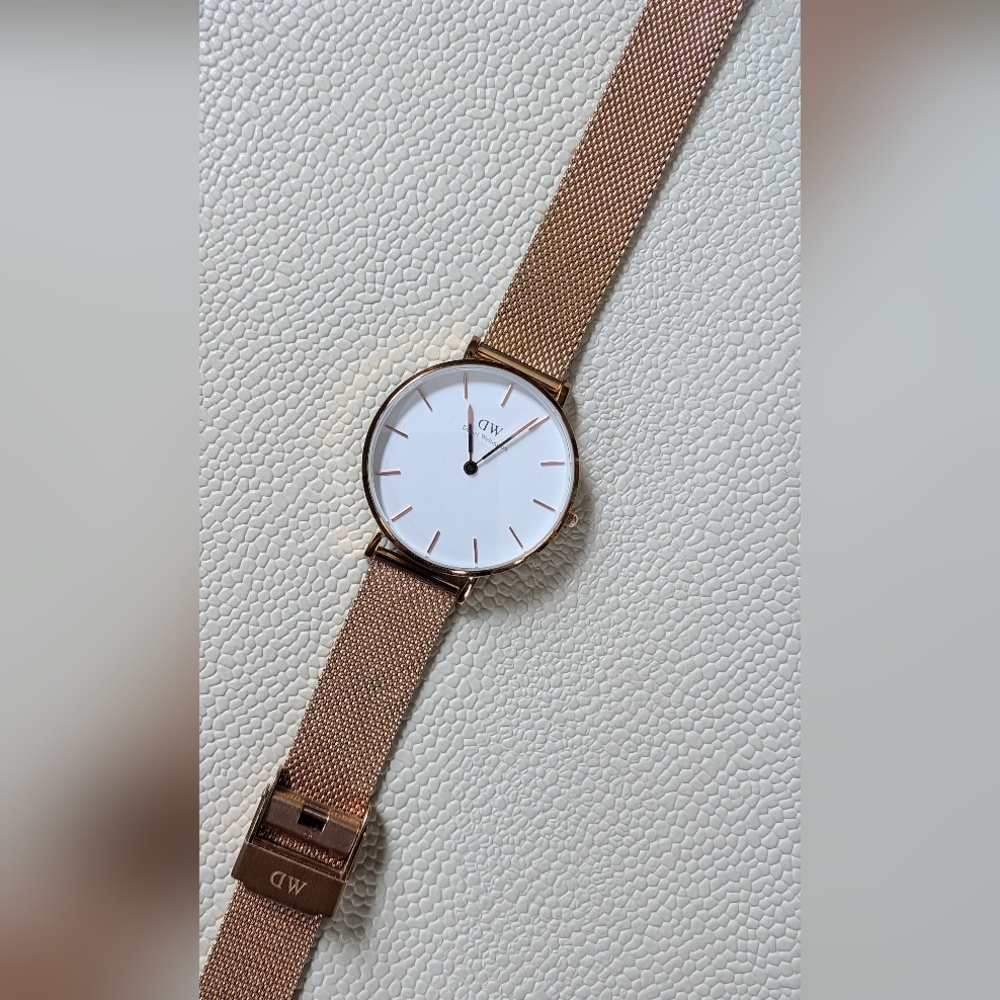 Daniel Wellington Petite Melrose watch